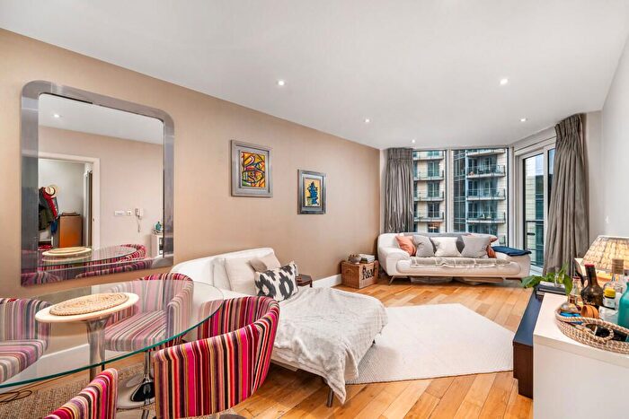 2 Bedroom Flat For Sale In Juniper Drive, London, SW18