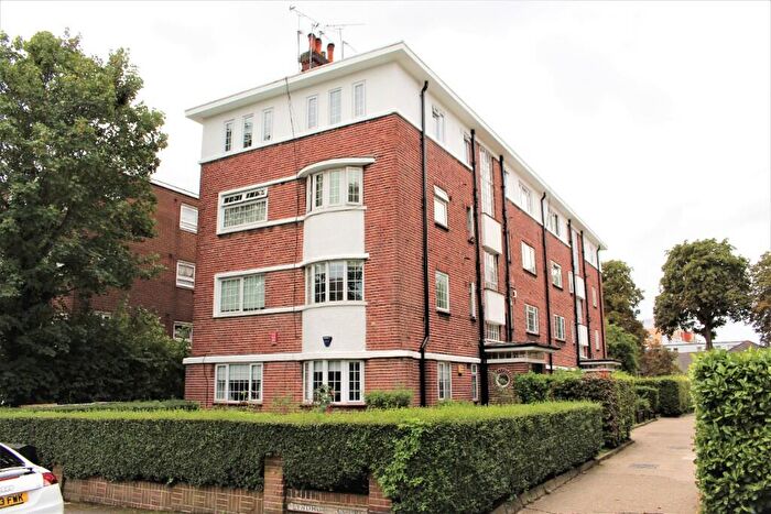 1 Bedroom Flat To Rent In Churchfields, London, E18