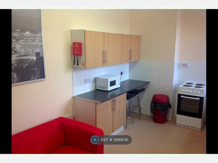3 Bedroom Flat To Rent In Elm Grove, Southsea PO5