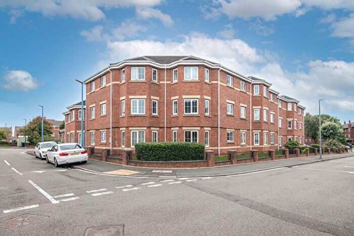 2 Bedroom Flat For Sale In Doughty Close, Tipton, DY4