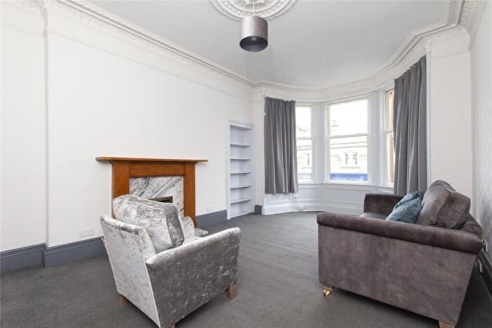 2 Bedroom Flat To Rent In Ashley Terrace, Shandon, Edinburgh, EH11