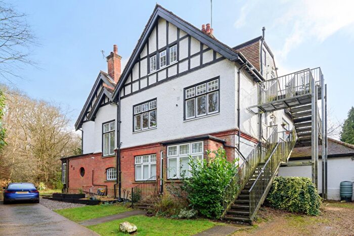 1 Bedroom Flat For Sale In Chesham Bois, Buckinghamshire, HP6