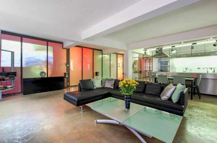 2 Bedroom Flat For Sale In Gullivers Wharf, Wapping, London, E1W