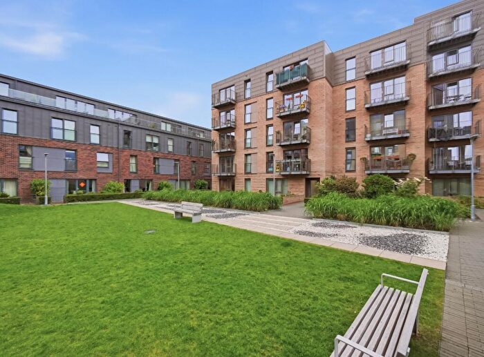2 Bedroom Flat For Sale In / Hughes Close, Canonmills, Edinburgh, EH7