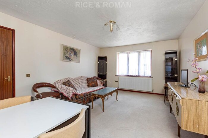 2 Bedroom Flat For Sale In Cloister House, Wimbledon, SW19
