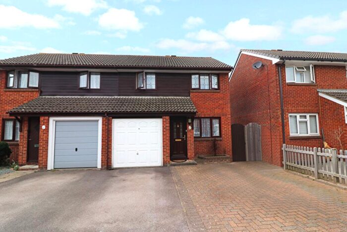 3 Bedroom Semi-Detached House For Sale In Speedwell Close, Locks Heath, SO31