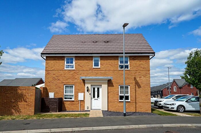 3 Bedroom Semi-Detached House For Sale In Sagan Rise, Leighton Buzzard, LU7