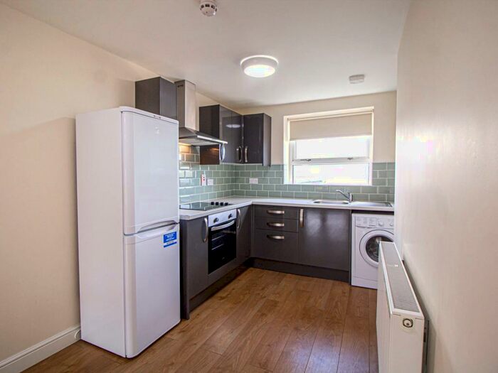 2 Bedroom Apartment To Rent In Franklin Mount, Harrogate, North Yorkshire, HG1