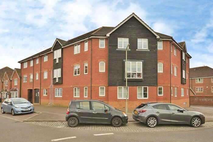 2 Bedroom Flat For Sale In East Stour Way, Ashford, TN24
