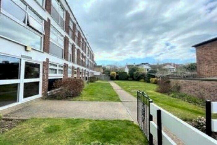 2 Bedroom Flat To Rent In Blake Hall Road, London, E11