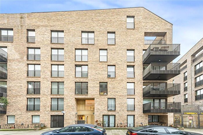 1 Bedroom Apartment For Sale In Lucan Path, Colville Estate, London, N1