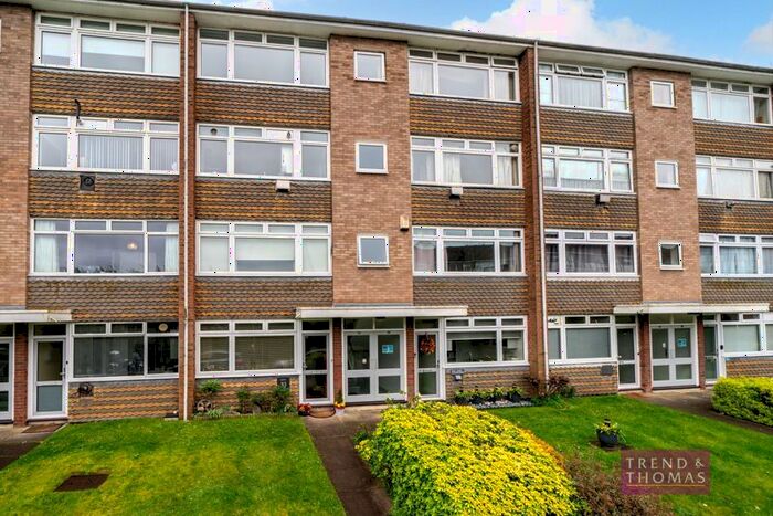 2 Bedroom Flat For Sale In Bury Meadows, Rickmansworth, WD3