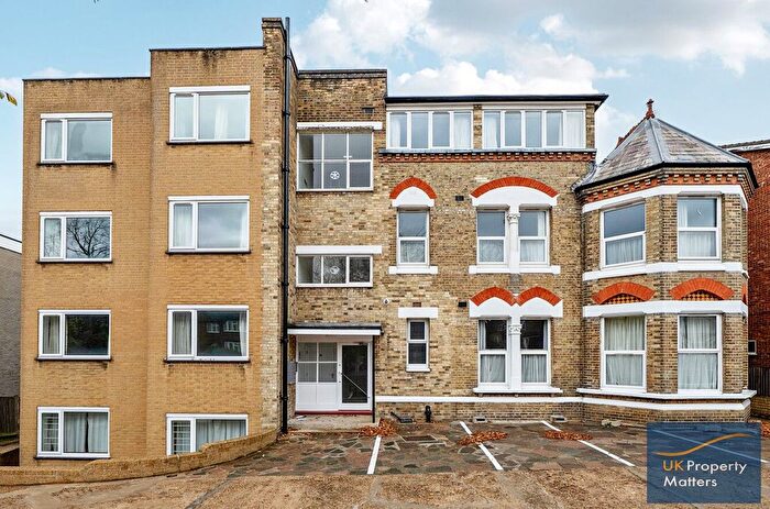4 Bedroom Flat For Sale In Woodside Avenue, London, N12