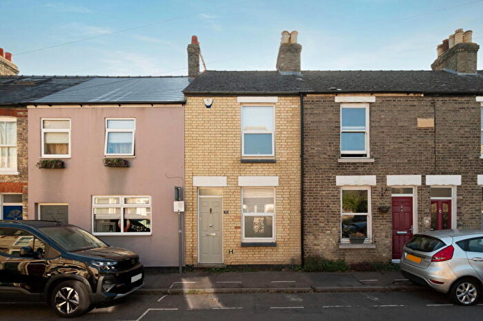 2 Bedroom Terraced House For Sale In Sedgwick Street, Cambridge, CB1