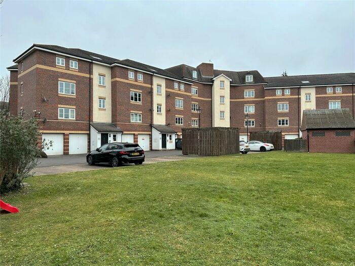 1 Bedroom Flat For Sale In Bath Road, Slough, Berkshire, SL1