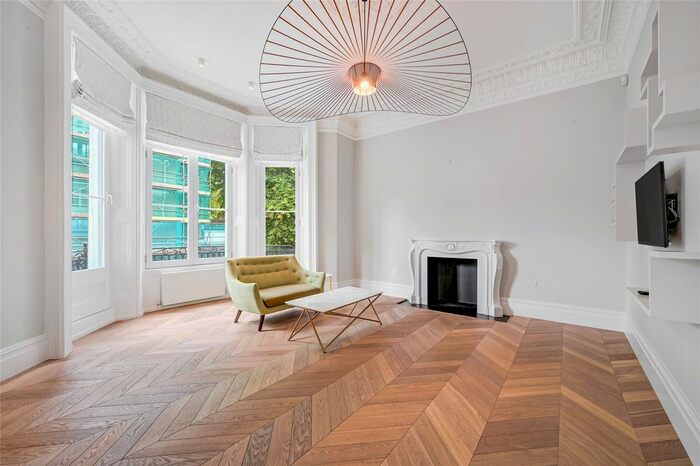 2 Bedroom Flat To Rent In Courtfield Gardens, South Kensington, London, SW5