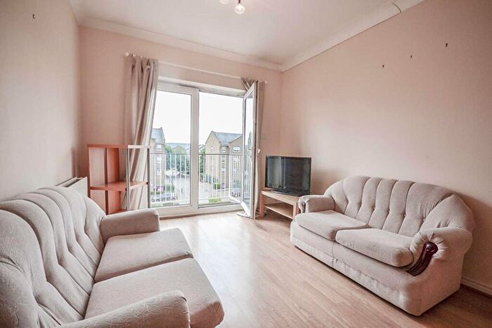 2 Bedroom Flat To Rent In Cadnam Lodge, Docklands, London, E14