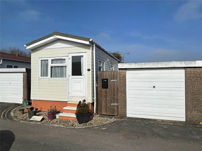 2 Bedroom House To Rent In Mere Oak Park, Three Mile Cross, Reading, RG7