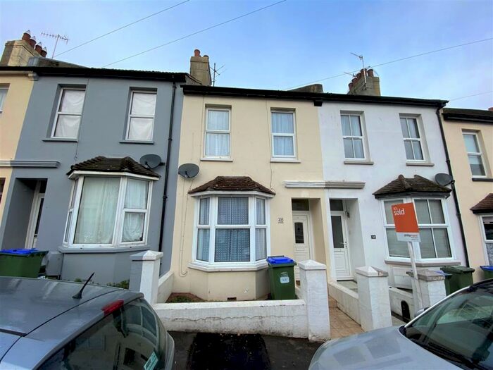 3 Bedroom House To Rent In Evelyn Avenue, Newhaven, BN9