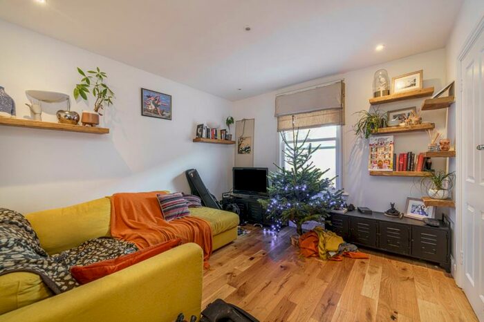 2 Bedroom Apartment To Rent In Frogley Road, East Dulwich, London, SE22