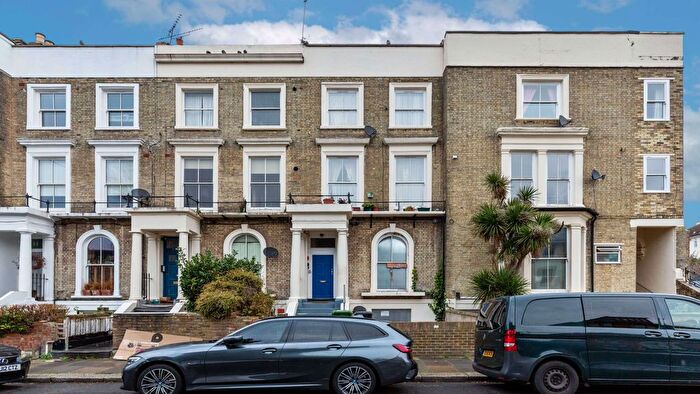 3 Bedroom Flat For Sale In Stanlake Villas, London, W12