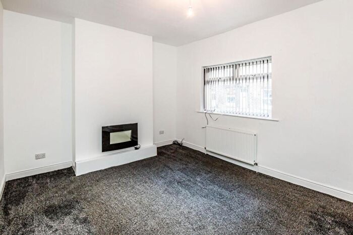 4 Bedroom House To Rent In Peel Street, Sowerby Bridge, HX6