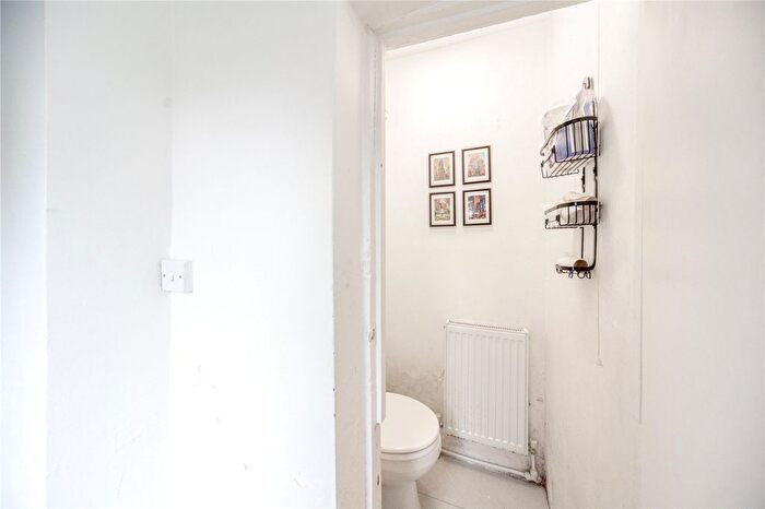 1 Bedroom Flat For Sale In Cranleigh Road, London, N15