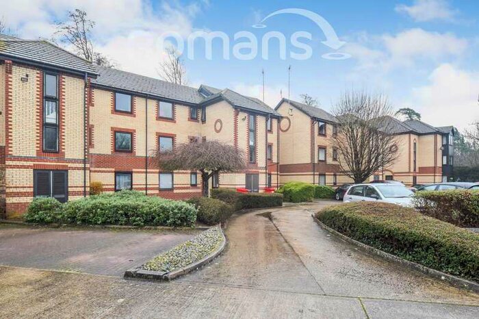 1 Bedroom Apartment To Rent In Landen Court, RG40