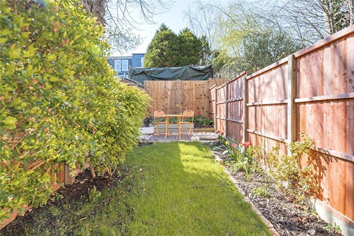 2 Bedroom Flat To Rent In Fernthorpe Road, London, SW16