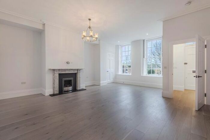 3 Bedroom Flat To Rent In Ham Common, Richmond, TW10