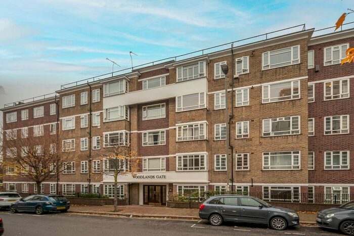 1 Bedroom Flat For Sale In Woodlands Gate, Putney, London, SW15