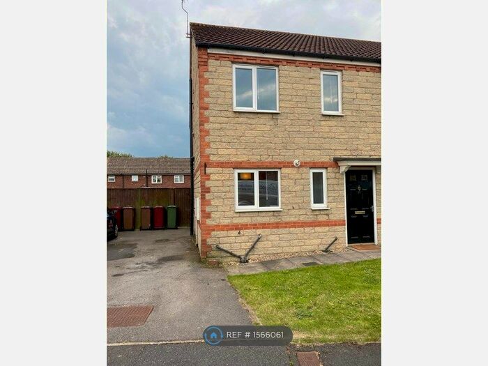 3 Bedroom Semi-Detached House To Rent In Queens Drive, Scunthorpe, DN17