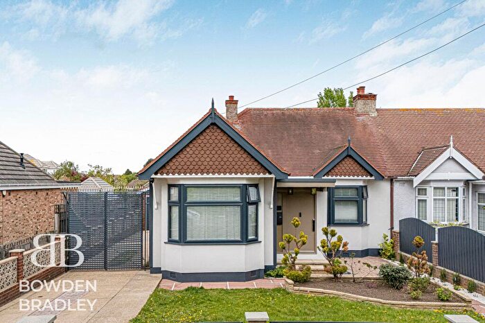4 Bedroom Semi-Detached Bungalow For Sale In Hog Hill Road, Collier Row, RM5