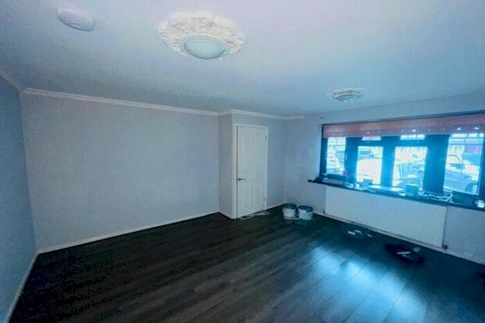 5 Bedroom Property To Rent In Babors Field, Bilston, WV14