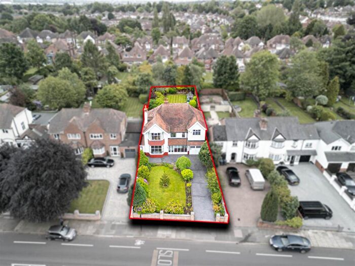 5 Bedroom Detached House For Sale In Penns Lane, Sutton Coldfield, B72