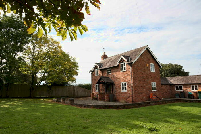 3 Bedroom Detached House To Rent In Whitchurch Road, Milton Green, CH3