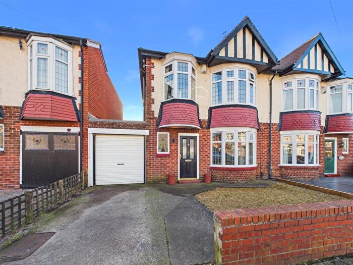 3 Bedroom Semi Detached House For Sale In Oakland Road, Monkseaton, NE25