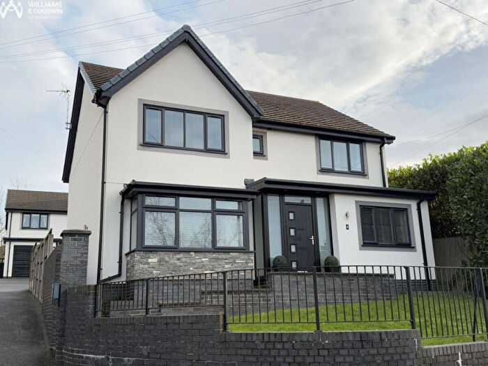 4 Bedroom Detached House For Sale In Tai Newydd, Pentre Berw, Anglesey, LL60