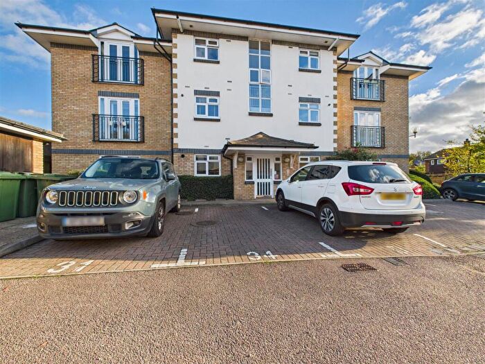 2 Bedroom Flat To Rent In Stevenage Road, Hitchin, SG4