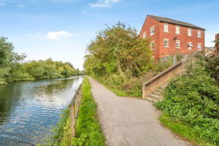 4 Bedroom Town House For Sale In Comelybank Drive, Mexborough, S64