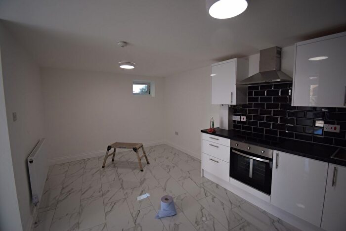 2 Bedroom Flat To Rent In Eleanor Gardens, Dagenham, RM8