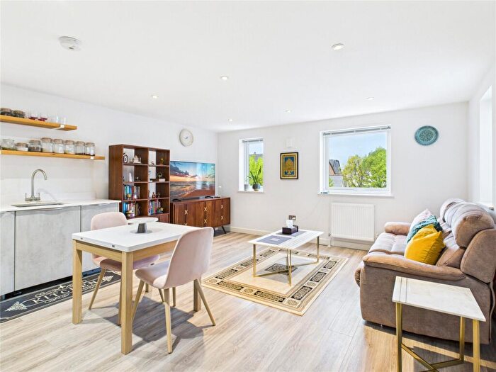 2 Bedroom Flat For Sale In Onslow Road, Guildford, Surrey, GU1