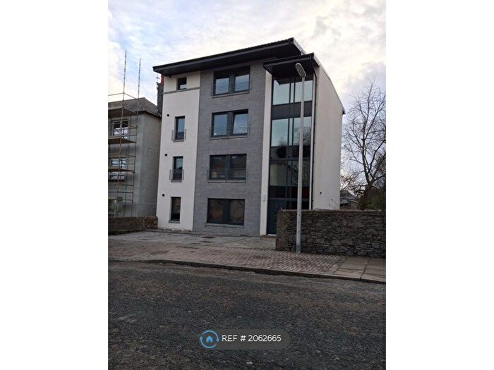 4 Bedroom Flat To Rent In Sunnybank Place, Aberdeen, AB24