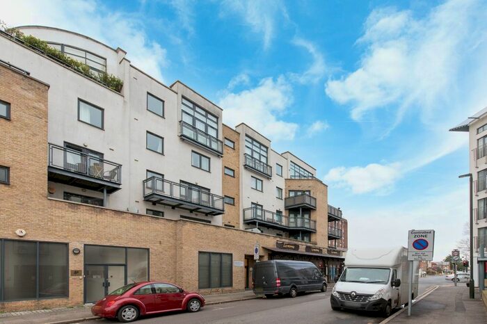 2 Bedroom Flat To Rent In Montague Road, Wimbledon, SW19