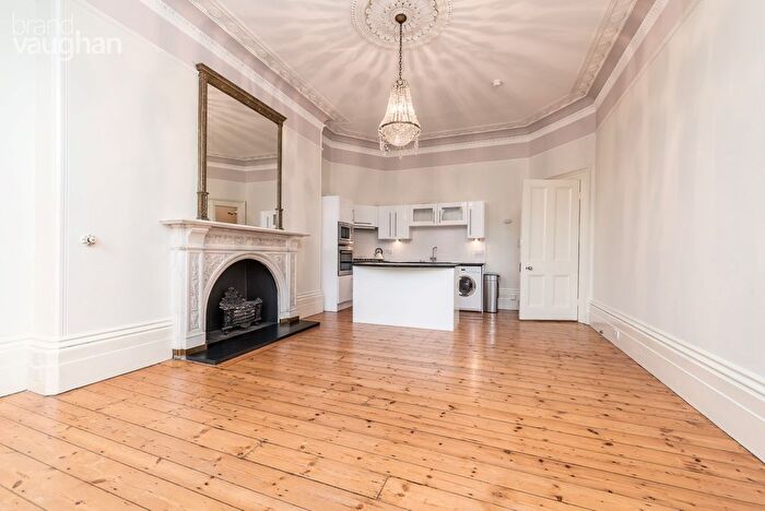 2 Bedroom Flat To Rent In Sussex Square, Brighton, East Sussex, BN2