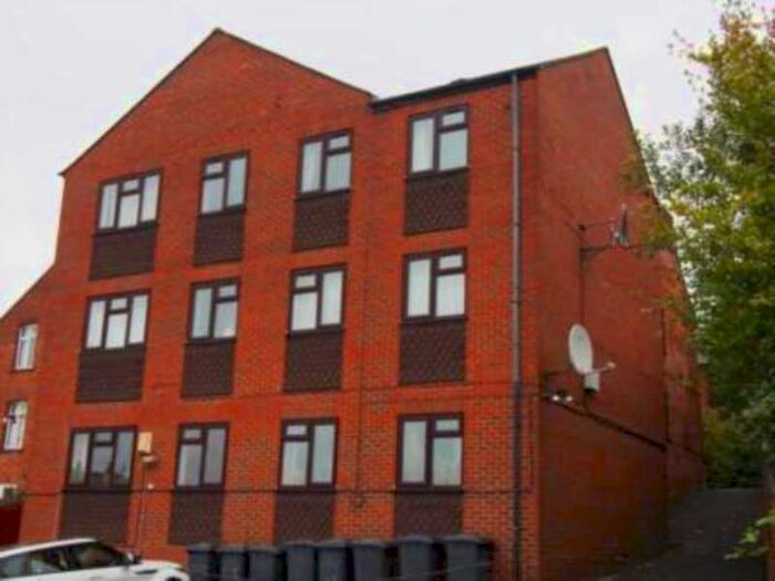 1 Bedroom Flat To Rent In Priory Avenue, High Wycombe, HP13