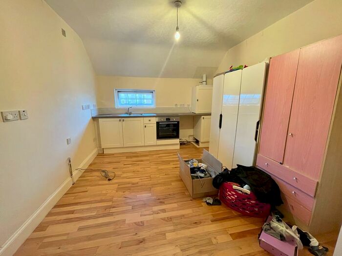 2 Bedroom Flat To Rent In Palmerston Road, BH1