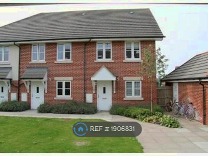 2 Bedroom End Of Terrace House To Rent In Portfield Close, Chichester, PO19