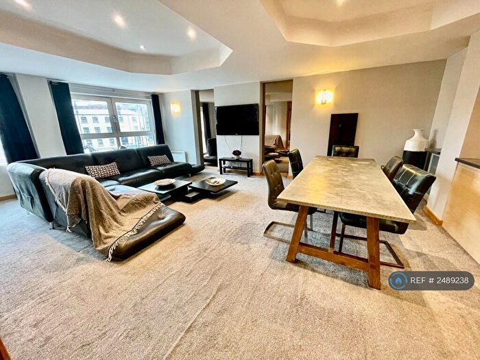 3 Bedroom Flat To Rent In Waterloo Street, Leeds, LS10