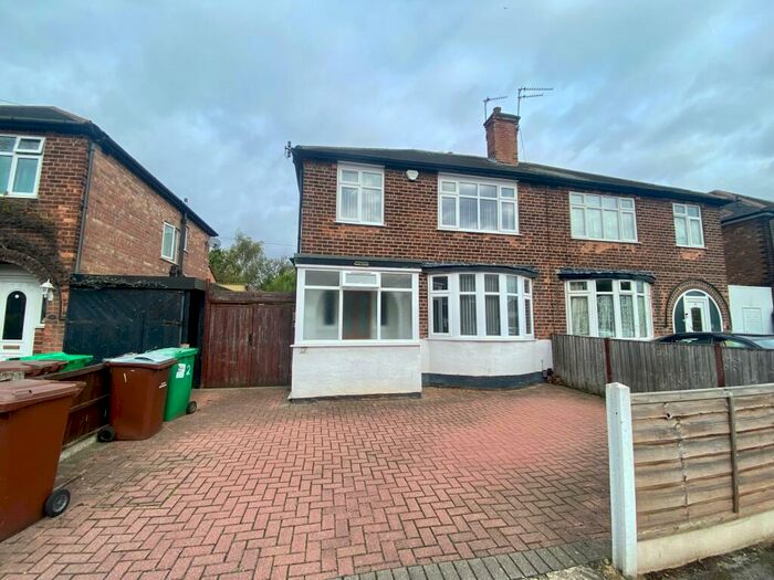 4 Bedroom Detached House To Rent In Franklyn Gardens, Wollaton, NG8
